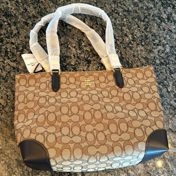 Coach canvas signature logo satchel NWT - Picture 6 of 13